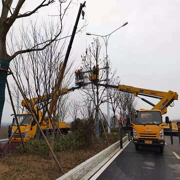 车载式高空作业车